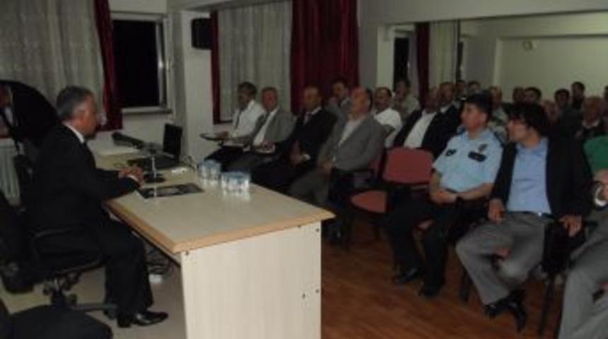 İl Emniyet M&uuml;d&uuml;r&uuml; Emre&rsquo;den T&uuml;rk&ccedil;e konferansı