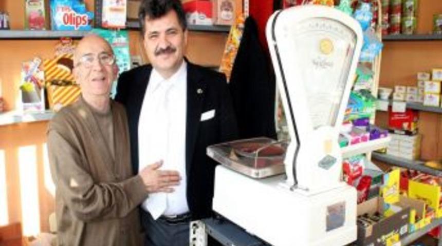Eskişehir'de 45 Yıllık Bakkal S&uuml;permarketlere Direniyor
