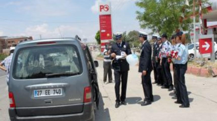 Bu kez ceza değil hediye i&ccedil;in durdurdular