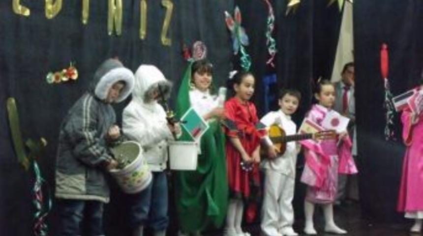 Kula &Ouml;zel Ufuk İlk&ouml;ğretim Okulu'nda Okuma Şenliği