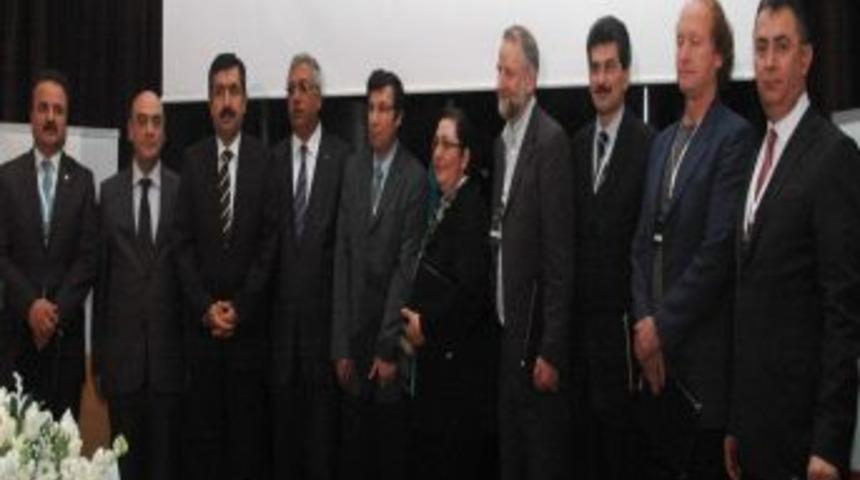 Sel&ccedil;uk'ta Uluslararası Mevlana Sempozyumu