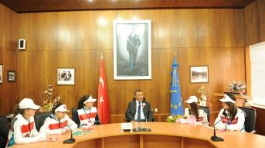 Okul Ge&ccedil;it G&ouml;revlileri Vali &Ccedil;ift&ccedil;i'yi Ziyaret Etti