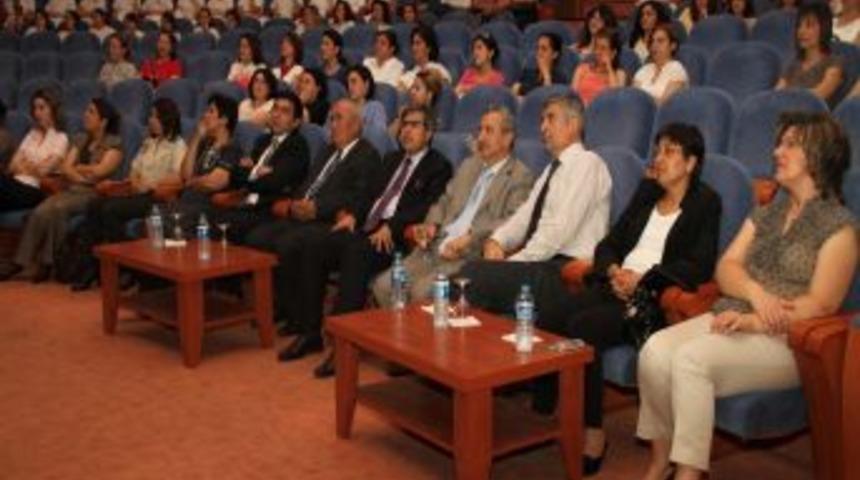 Pa&uuml;'de Hemşirelik Haftası Kutlandı