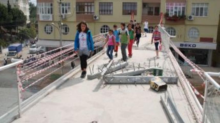 Tek &Uuml;st Ge&ccedil;it Var Ama O Da Tehlike Sa&ccedil;ıyor