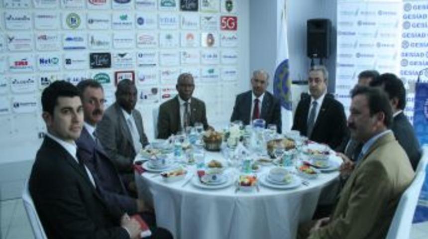 Zambiya Ticaret Bakanı Sichinga, T&uuml;rk iş adamlarını yatırıma davet etti