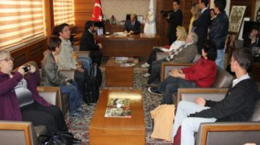 Avrupalı &ouml;ğrenciler kına gecesine katılacak