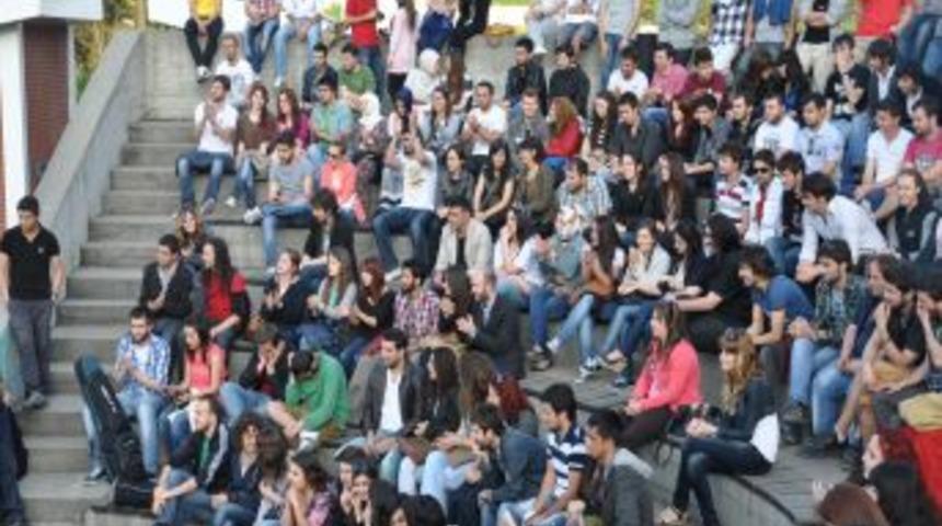 Be&uuml;'nin, 18. K&uuml;lt&uuml;r,sanat Ve Spor Etkinlilerinde Rock Konseri