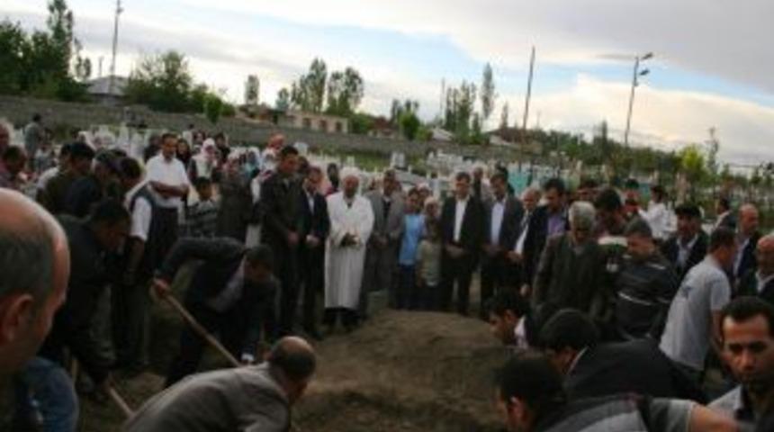 Ak Parti İl Başkanı Buluş'un Annesi Son Yolculuğuna Uğurlandı