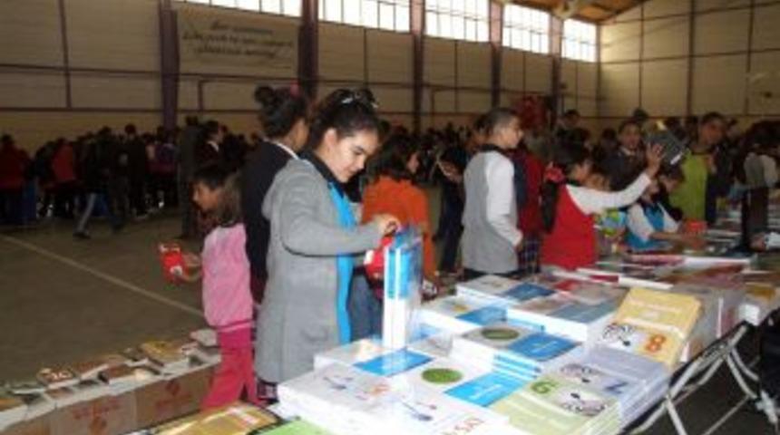 Boğazlıyan kitap fuarında 25 bin kitap okuyucuyla buluştu