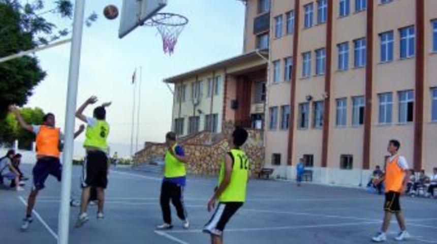 S&ouml;ke'de Streetball Heyecanı