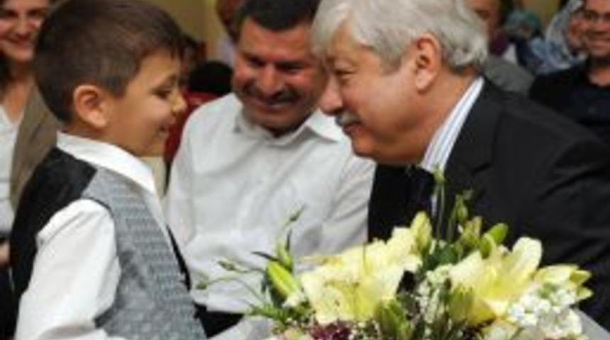 Başkan Akaydın &Ouml;ğrencilerin Sevincine Ortak Oldu