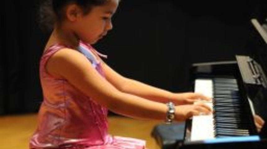 &Ccedil;ocuklar Anneler İ&ccedil;in Konser Verecek