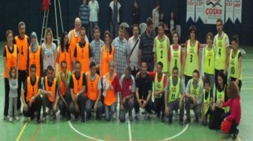 &Ouml;ğretmenlere &ccedil;ocuk oyunu eğitimi