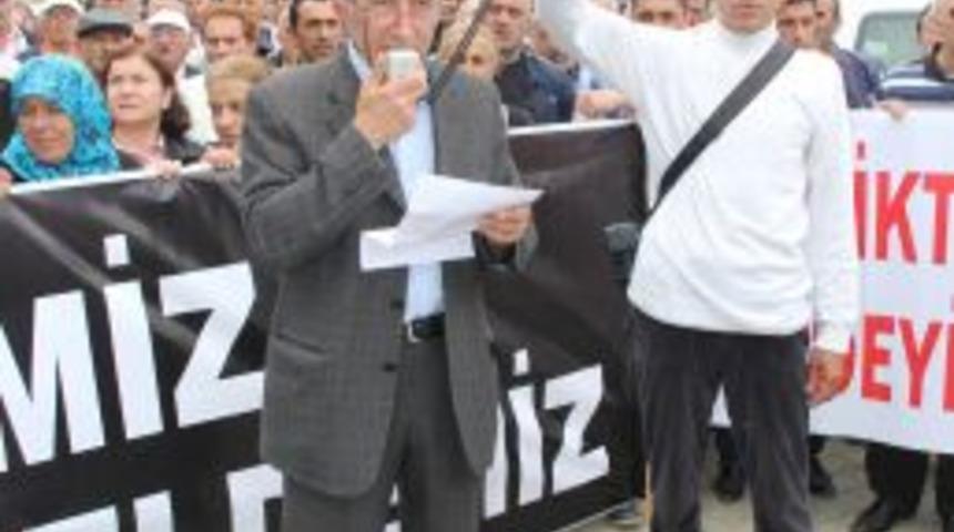 G&uuml;ndoğdu Halkı Rize'ye Bağlanmamak İ&ccedil;in Eylem Yaptı