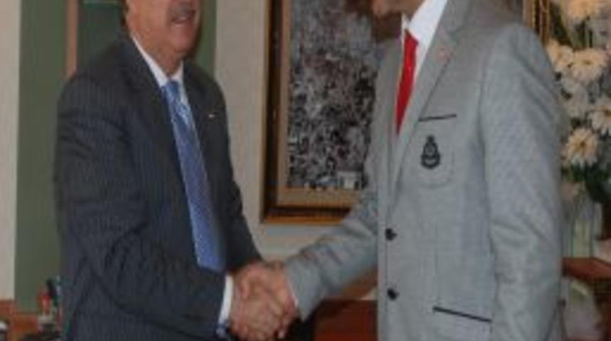 Aydın Tabip Odası Y&ouml;netimi Vali Kerem Al'ı Ziyaret Etti