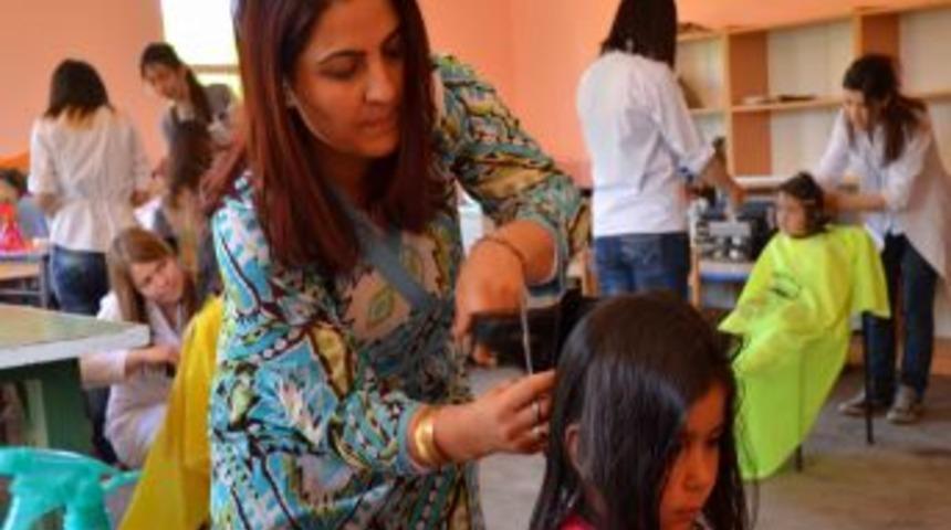 Simavlı K&ouml;yl&uuml; Kadınlar Kuaf&ouml;rle Tanıştı