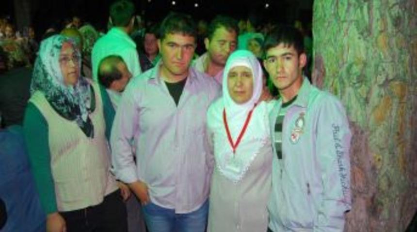 Kula'da Umre Kafilesi Dualarla Uğurlandı