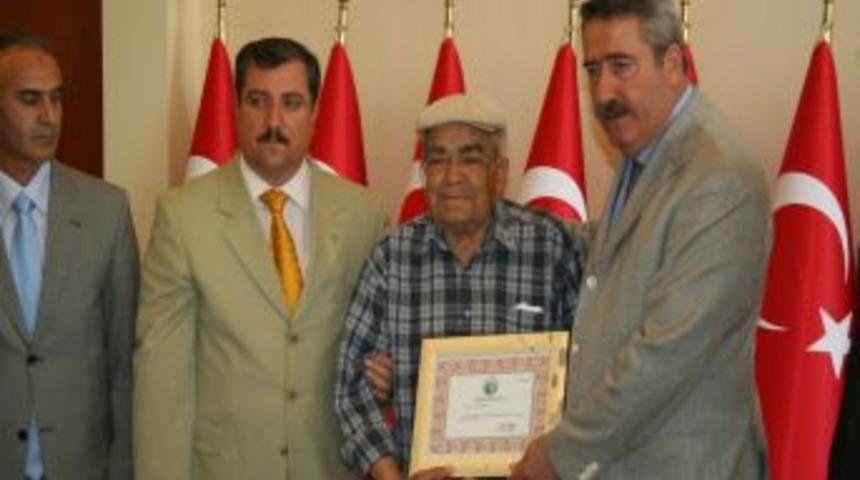 Gurbet&ccedil;i hayırsever b&uuml;t&uuml;n birikimini okul i&ccedil;in bağışladı