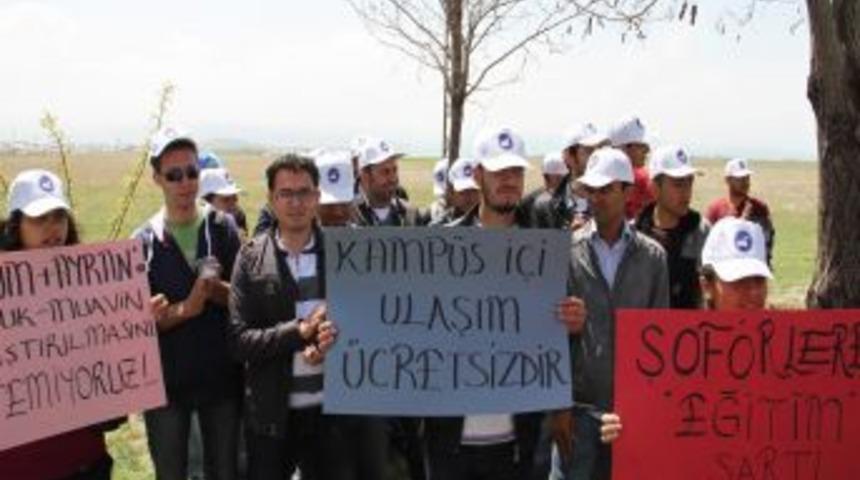 &Uuml;niversite &Ouml;ğrencilerinden 'minib&uuml;s' Eylemi