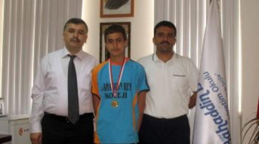 Bahaddin Bey Koleji y&uuml;zmede Diyarbakır birincisi oldu