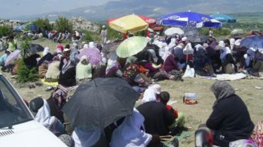 K&ouml;yl&uuml;, yağmur yağması i&ccedil;in 3 g&uuml;n dua etti