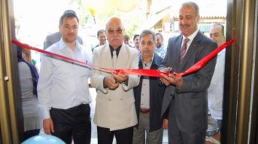 Kula'da &Ouml;ğrenciler Yararına Kermes