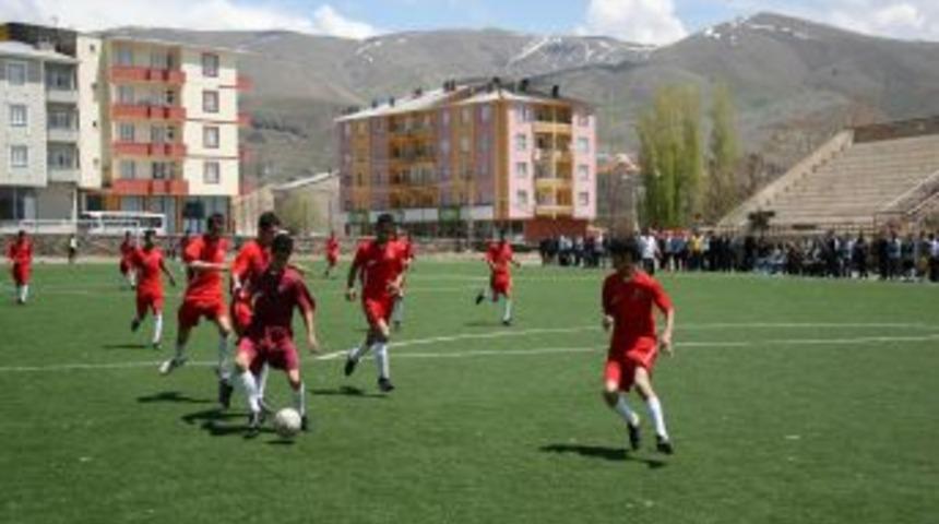 Muradiye'de Liseler Arası Futbol Turnuvası