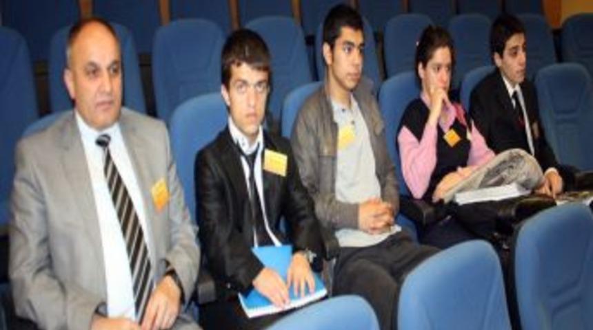 D&uuml;zce Belediye Meclis Toplantısını &Ouml;ğrenci Temsilcileri De İzledi