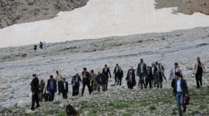 Vali G&uuml;zeloğlu Karboğazı'nda