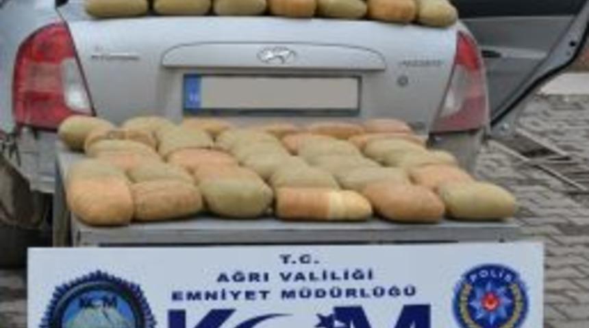Patnos'ta 105 kilogram esrar ele ge&ccedil;irildi