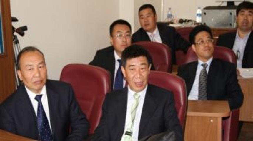 &Ccedil;inli Heyetin 'demokrasi' Şaşkınlığı