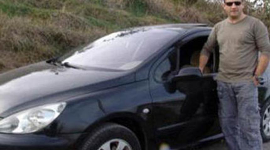 Kız arkadaşıyla sevişirken yakalandı