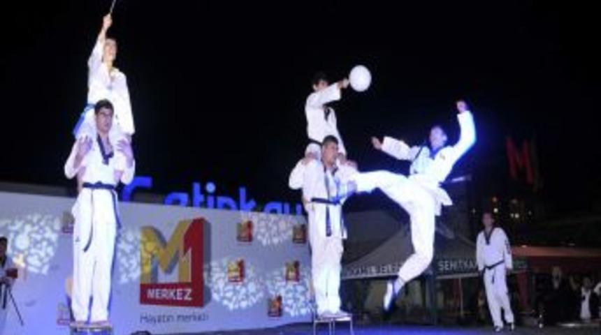 Başkan Fadıloğlu'na Spora Katkılarından Dolayı Plaket Verildi