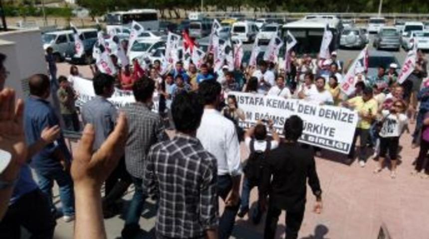 Bodrum'da Abd Askerine &Ccedil;uval Ge&ccedil;iren 8 Gen&ccedil; Hakim Karşısında