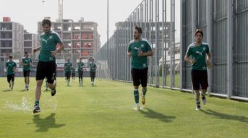 Bursaspor, İstanbul Belediyespor hazırlıklarına başladı