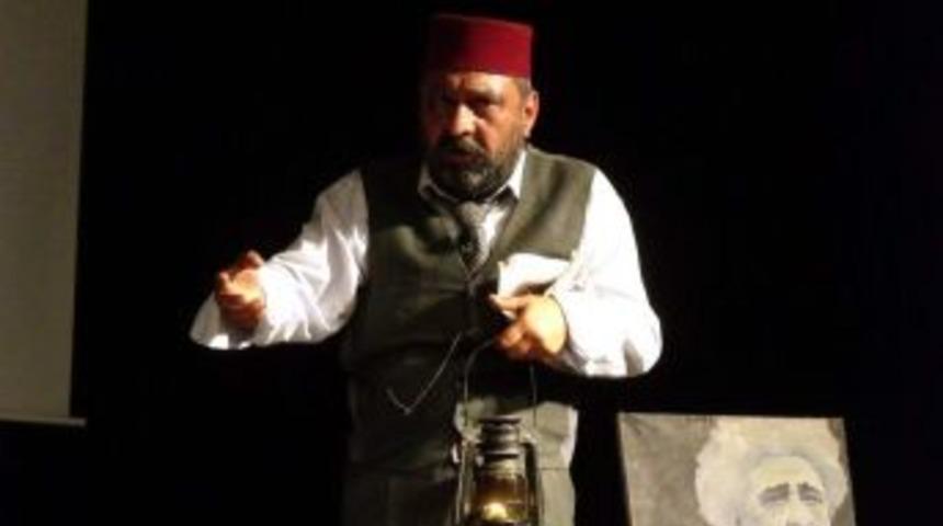 Manisa Milletvekilleri Tiyatro G&ouml;sterisini İzledi