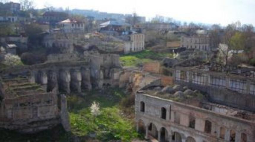 "Şuşa&rsquo;da bir milyon Azeri yurt ve yuvalarından edildi"