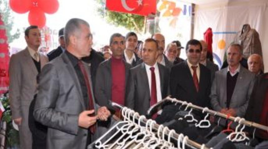Manavgat Belediyesi Sosyal Market'ten Bin Aileye Yardım
