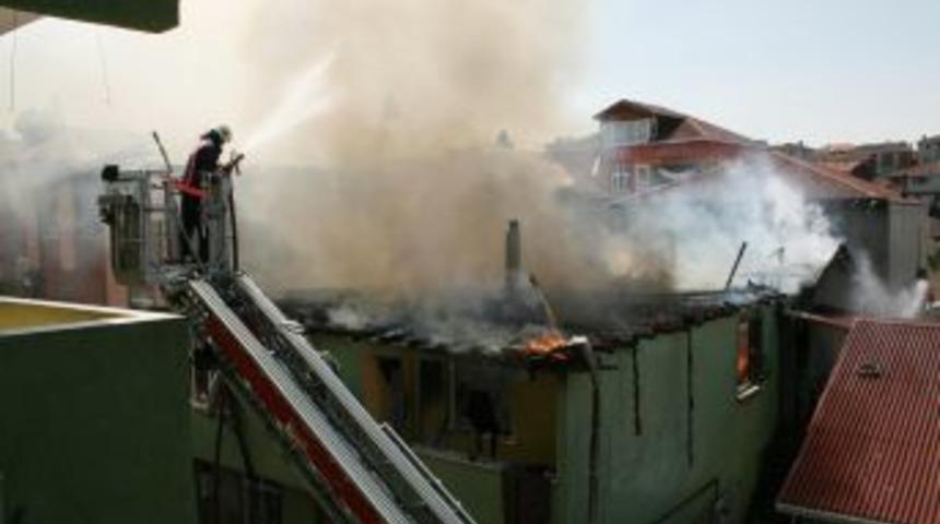 Sancaktepe'de Korkutan Yangın