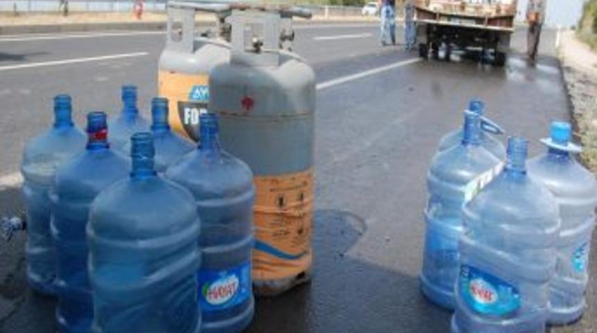 T&uuml;p Y&uuml;kl&uuml; Kamyonet Alev Aldı