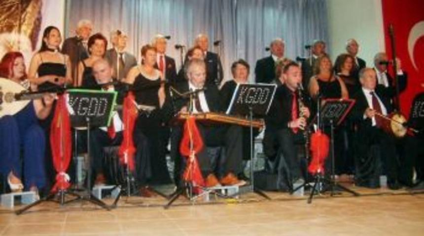 Burhaniye'de K&ouml;rfez G&ouml;n&uuml;l Dostları Coşturdu