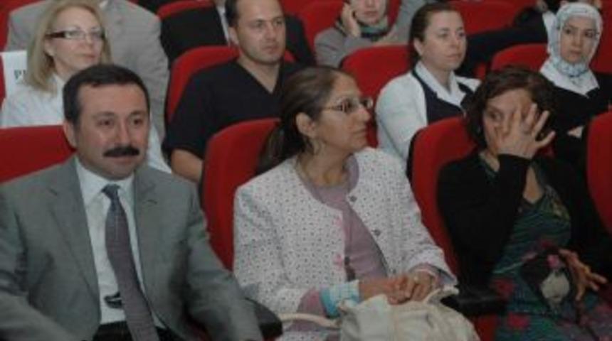 Konya'da Ebeler G&uuml;n&uuml;'nde Mesleğin Geleceği Tartışıldı