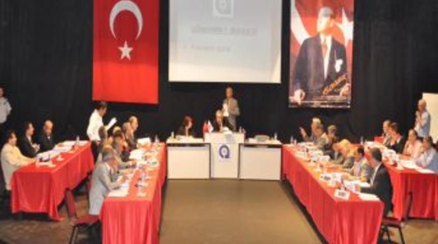Antalya B&uuml;y&uuml;kşehir Belediye Meclisinde Se&ccedil;im Krizi