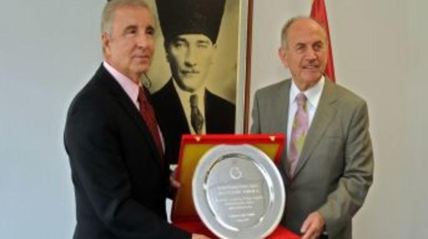 Kadir Topbaş'tan Galatasaray Spor Kul&uuml;b&uuml;&rsquo;ne ziyaret