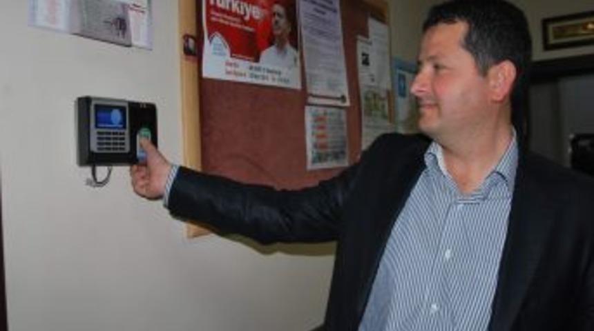 K Parti Merkez İlçe'ye Parmak Okuma Sistemi Kuruldu