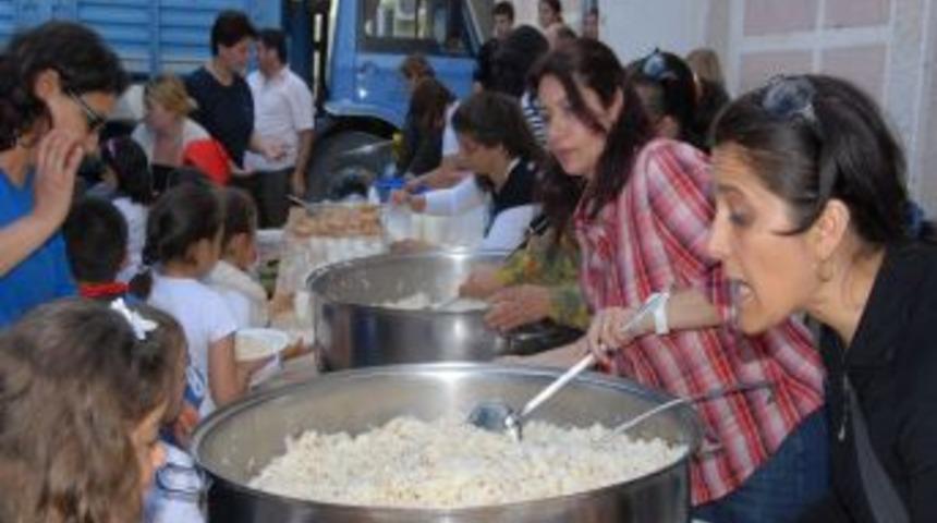 Çiftlik İlköğretim'den Renkli Pilav Şenliği