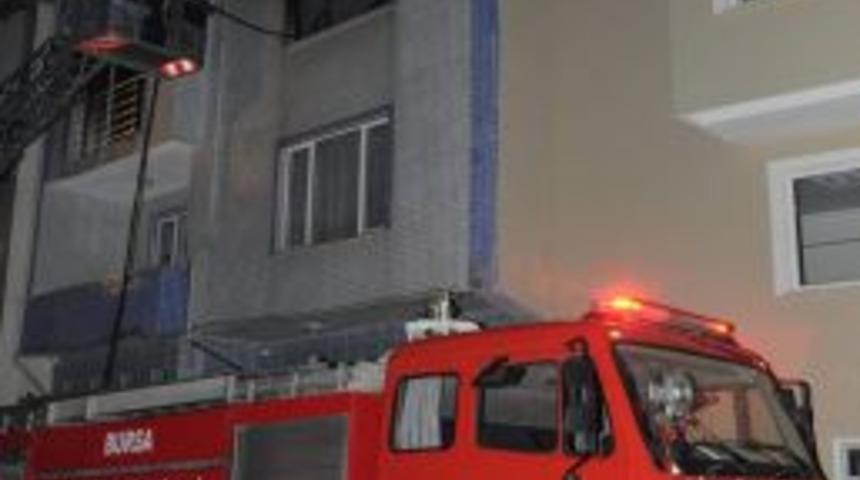 Prizde Bırakılan Şarj Cihazı Evi Yaktı