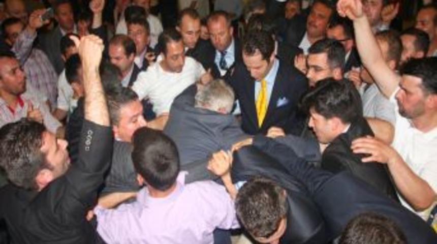 " &Uuml;&ccedil; Tane Generali Hapse Atmakla 28 Şubat Yargılanmaz"