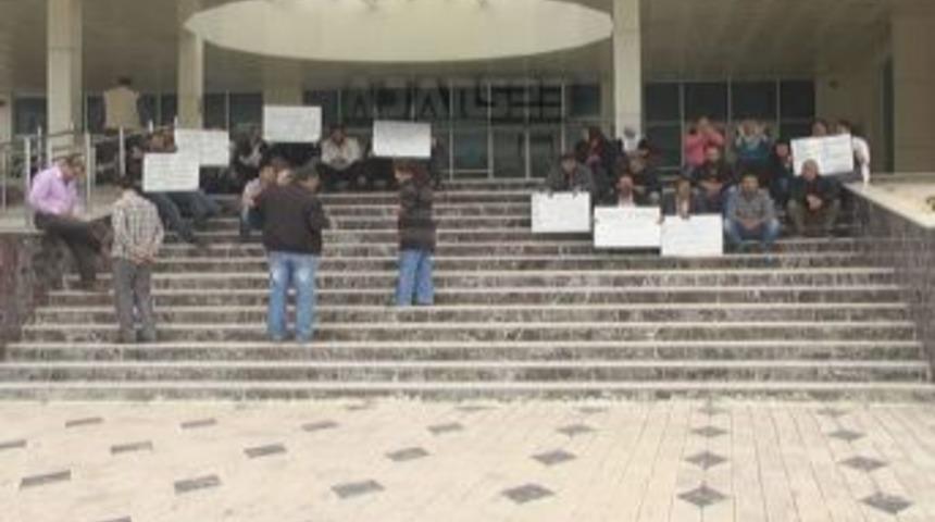 Minib&uuml;s&ccedil;&uuml;lerden eşli &ccedil;ocuklu 2. eylem