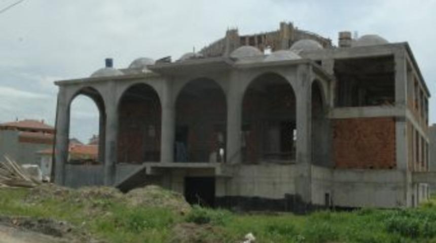 Hz. &Ouml;mer Camiinin Yapımı S&uuml;r&uuml;yor